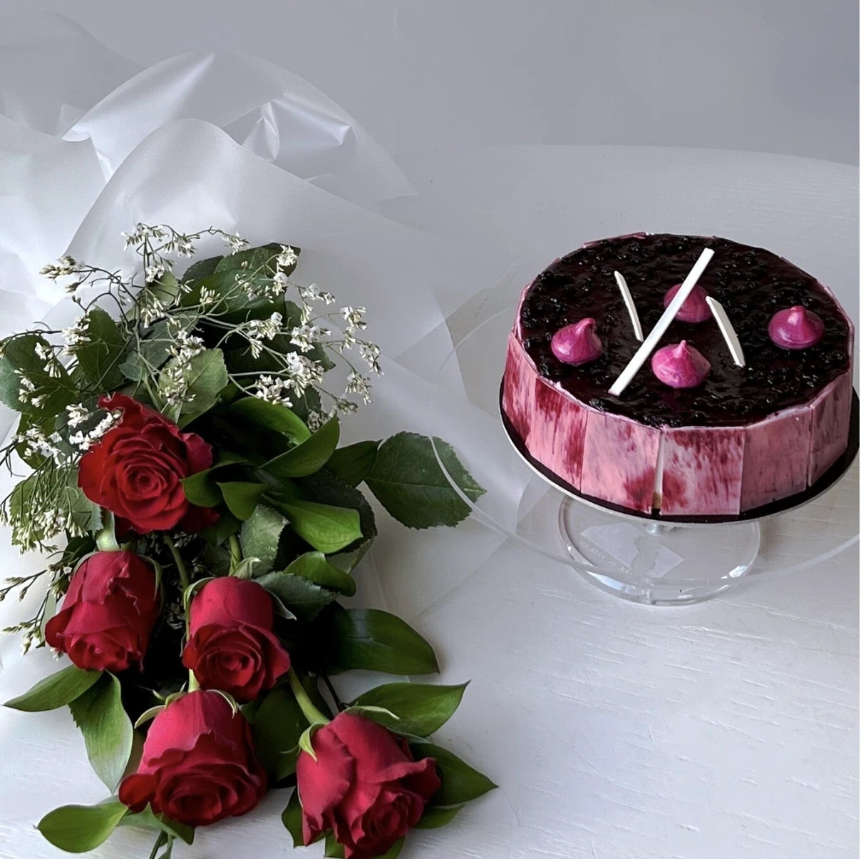 BlueBerry Cheese Cake with Roses