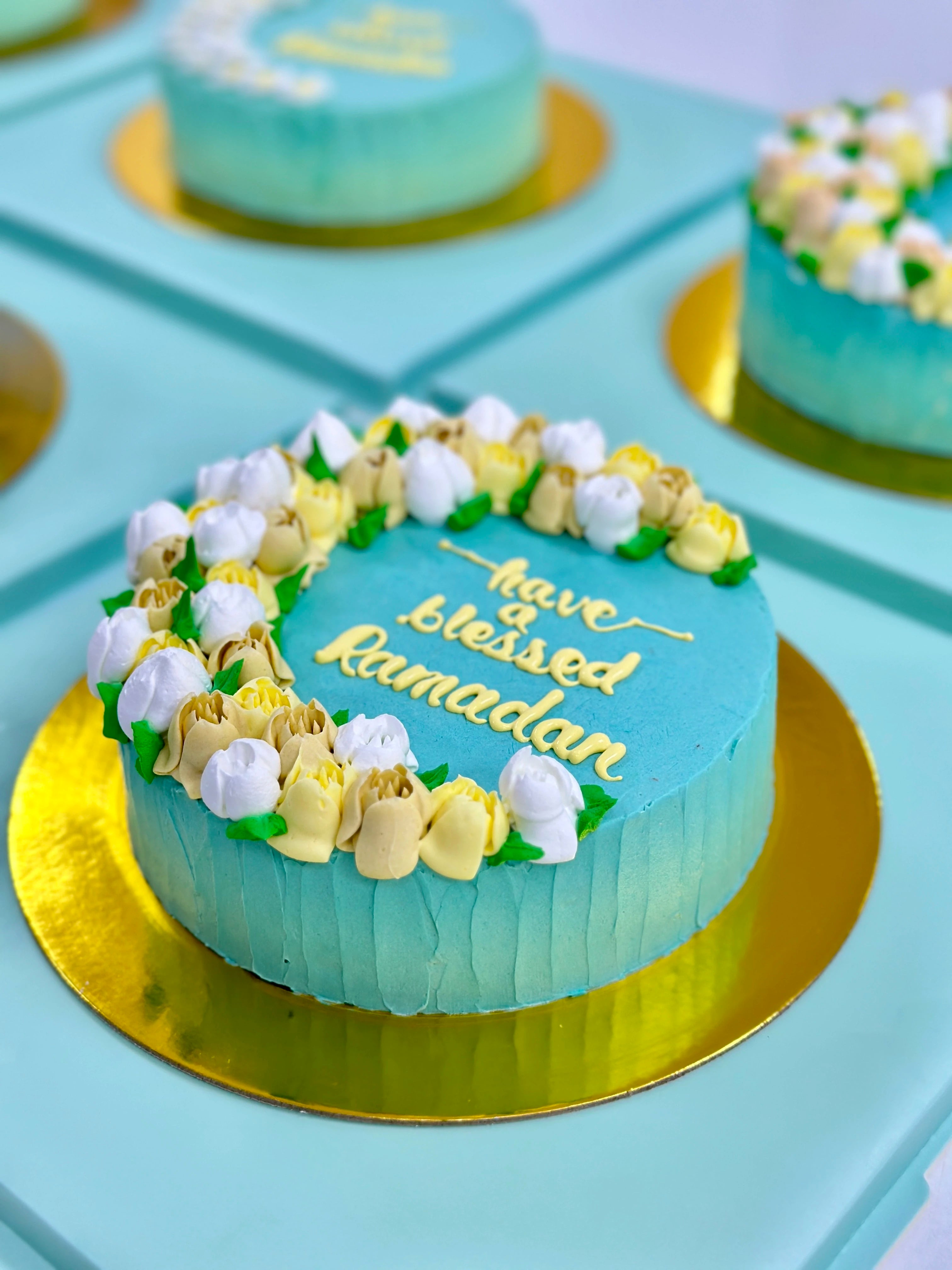 Ramadan cute flowers cake - Teal