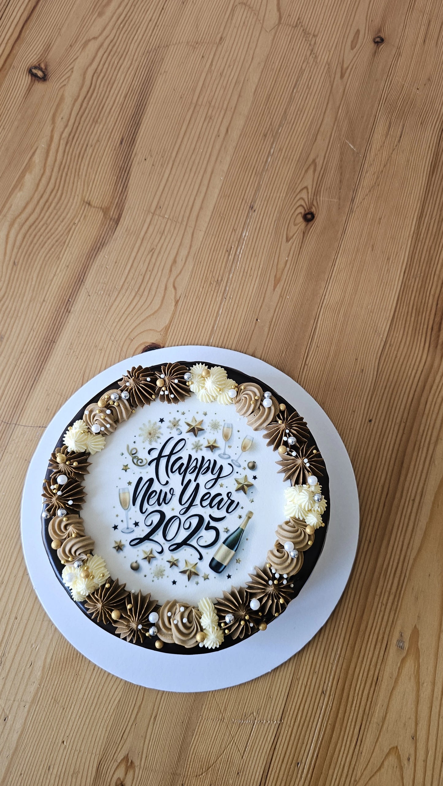 New Year Theme Cake