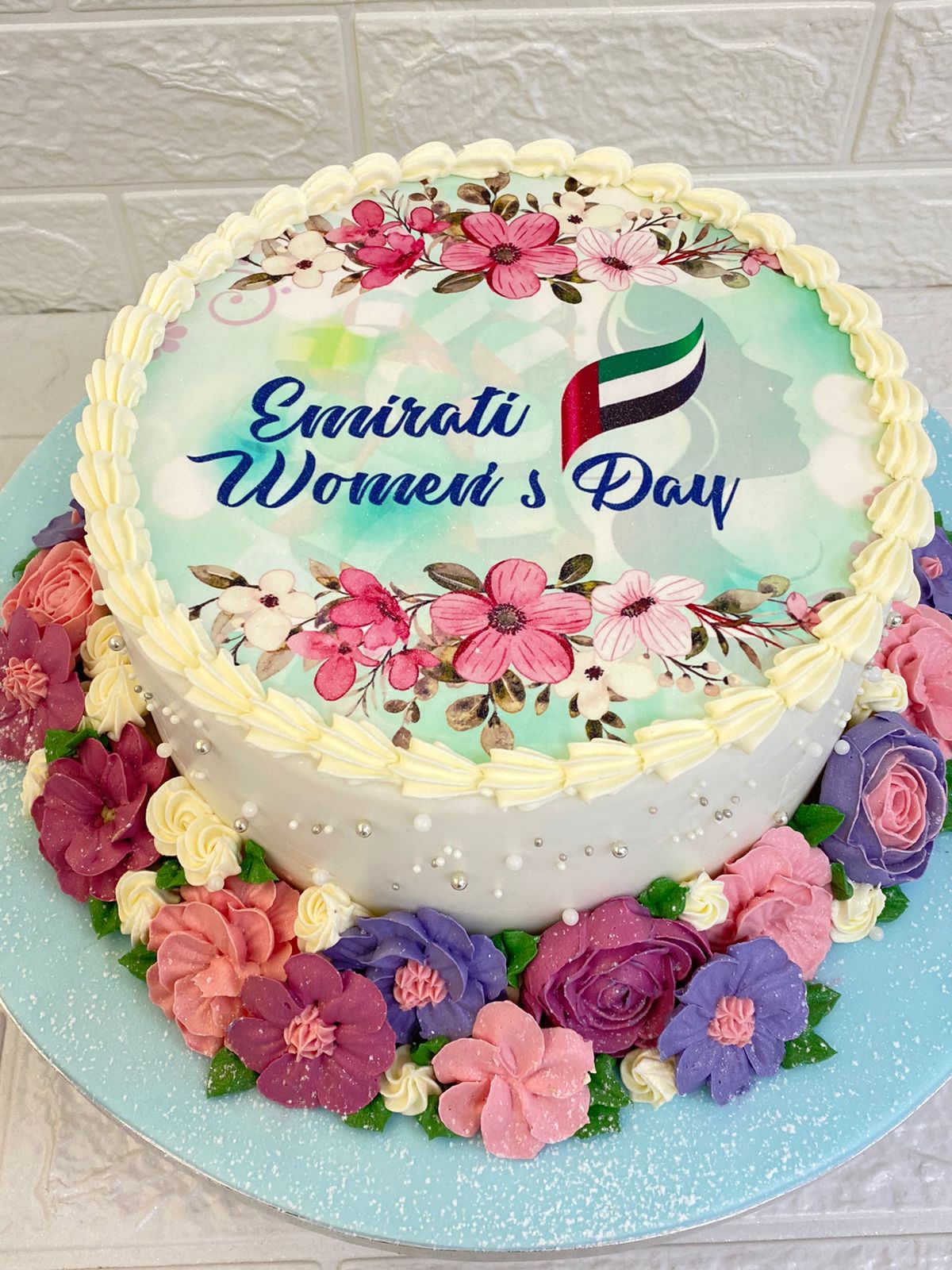 Elegant Emirati Women's day cake