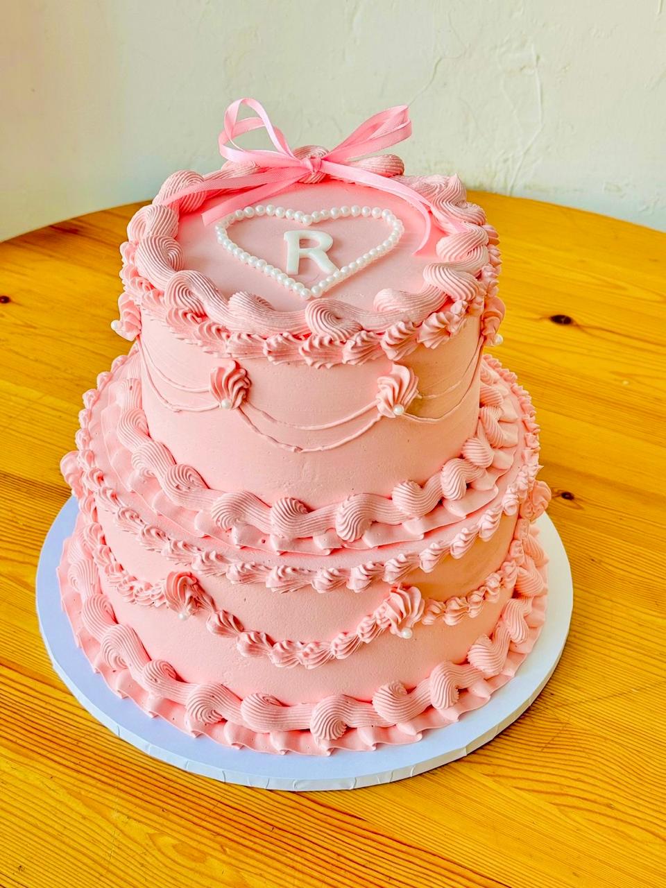 Vintage Cake with 2 tier Pink - Buttercream